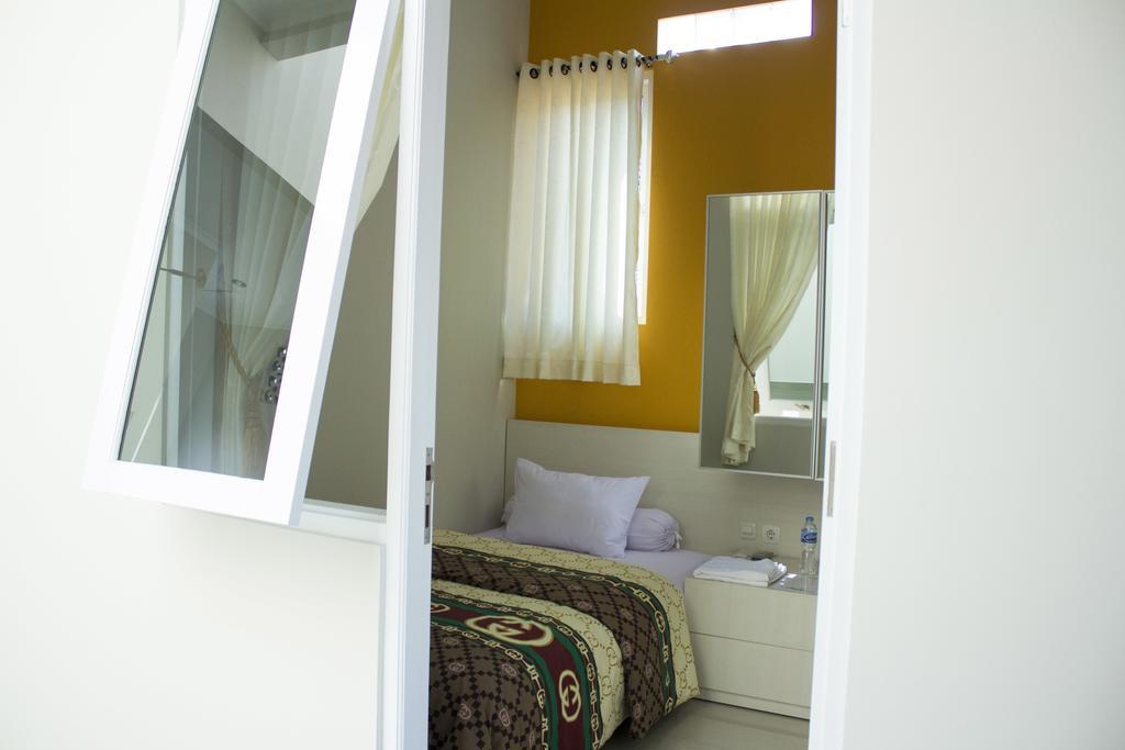 Purwosari Residence Semarang Habitación foto
